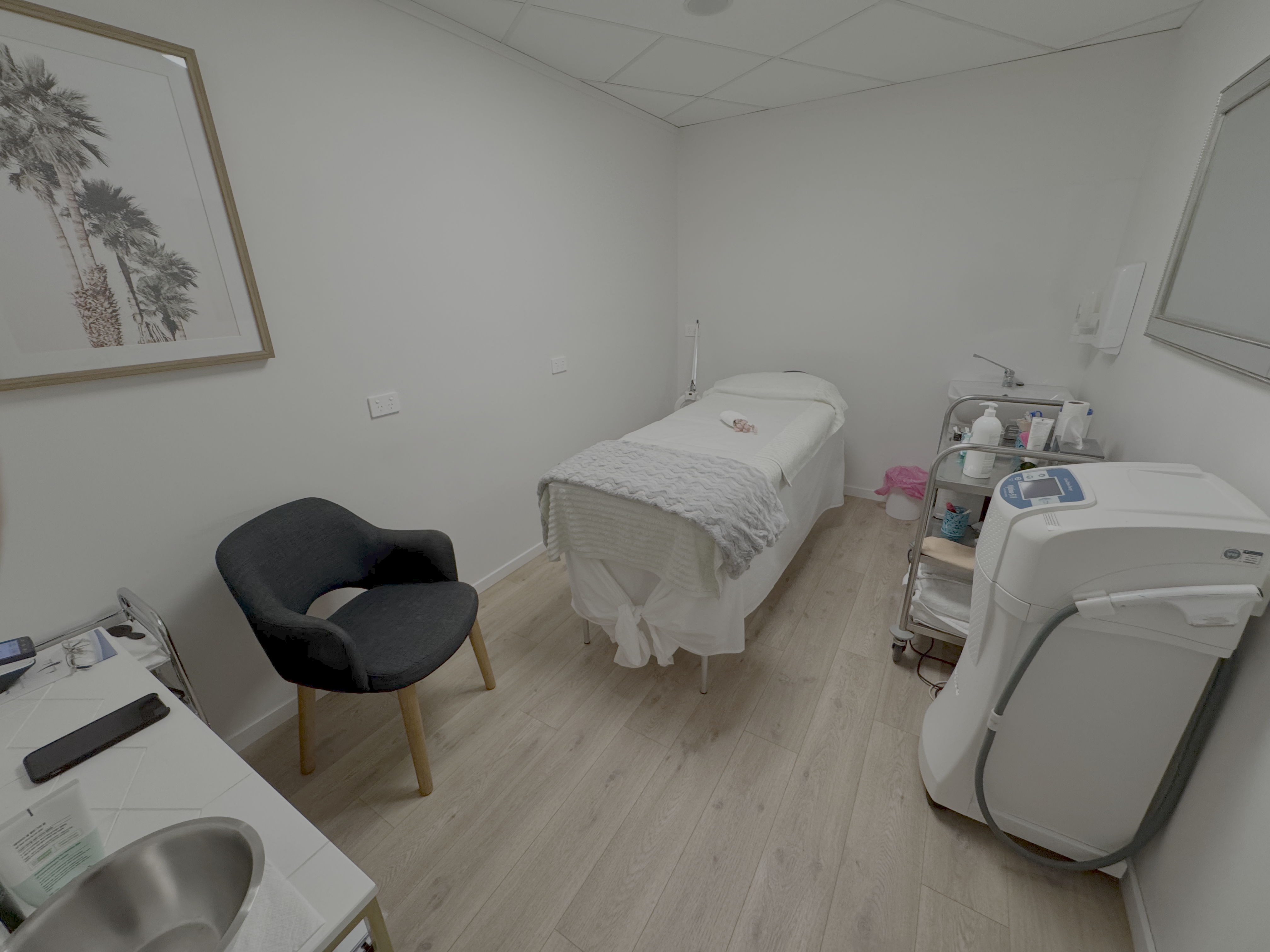 layout of hairfree's room for laser hair removal