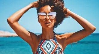 woman with sunglasses
